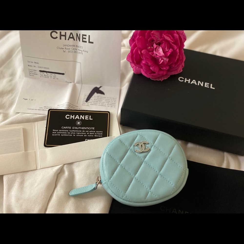 CHANEL 19 Tiffany blue round coin wallet